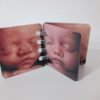 Mini álbum de metacrilato con fotos de ecografía